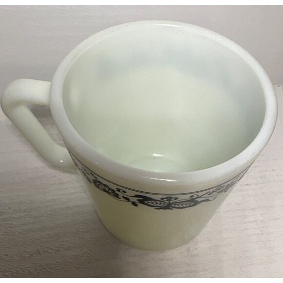Pyrex Old Town Blue Onion 1410 White Milk Glass Coffee Mug Cup 70's Vintage - Picture 2 of 6